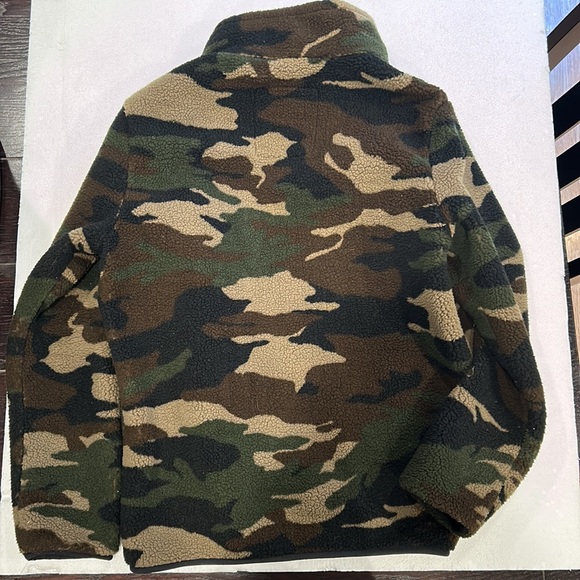 Hollister Epic Flex Sherpa Jacket in Camo size Small - Picture 2 of 3